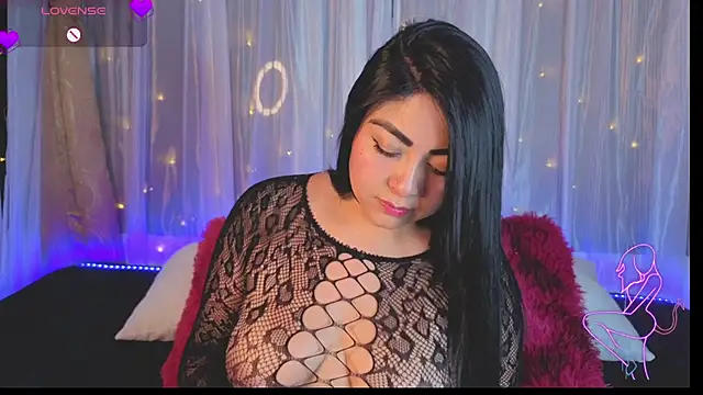 Victoria Jonhss online show from 23, 12, 2025