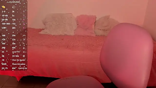 Snapshot of Ashleyroys_111 chatting on 9, 7, 2026 Ashleyroys 111 online show from 9, 7, 2026