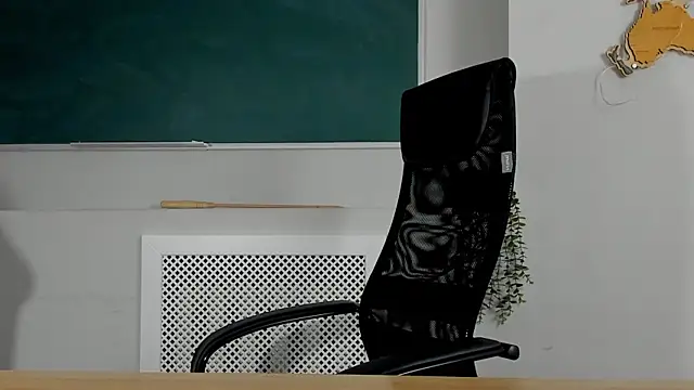 ClaireMathis online show from 7, 4, 2026