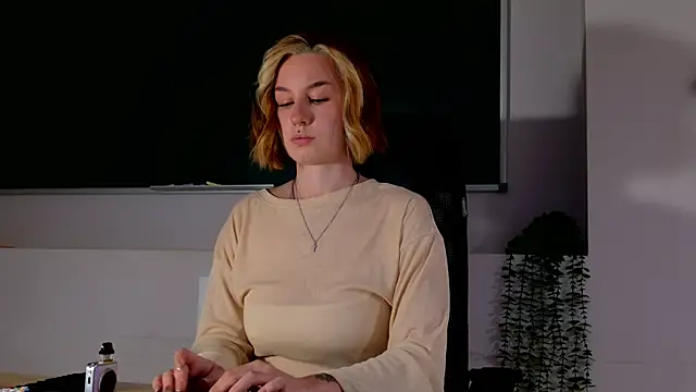 Snapshot of ClaireMathis chatting on 19, 6, 2026 ClaireMathis online show from 19, 6, 2026