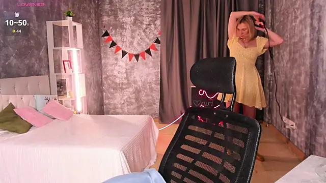 scent  of woman online show from 19, 12, 2025