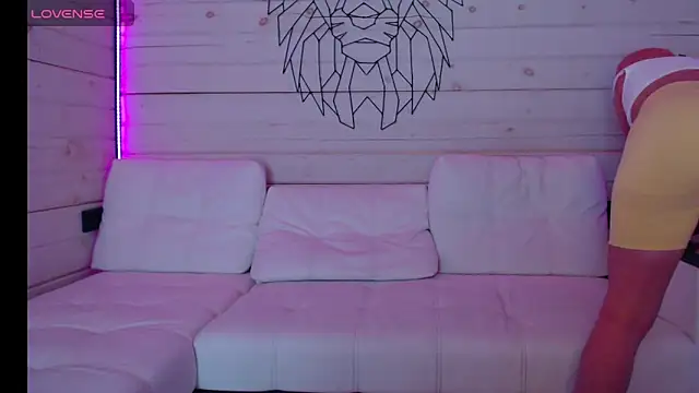 CandyBunie online show from 13, 2, 2026