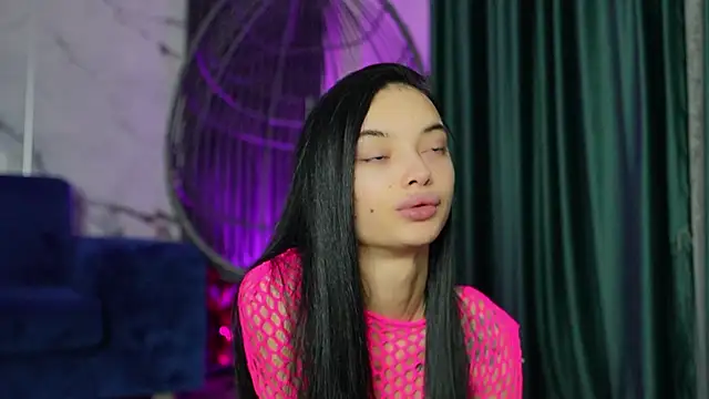 Snapshot of RachelRavee chatting on 14, 10, 2025 RachelRavee online show from 14, 10, 2025