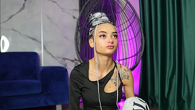 Snapshot of RachelRavee chatting on 27, 10, 2025 RachelRavee online show from 27, 10, 2025