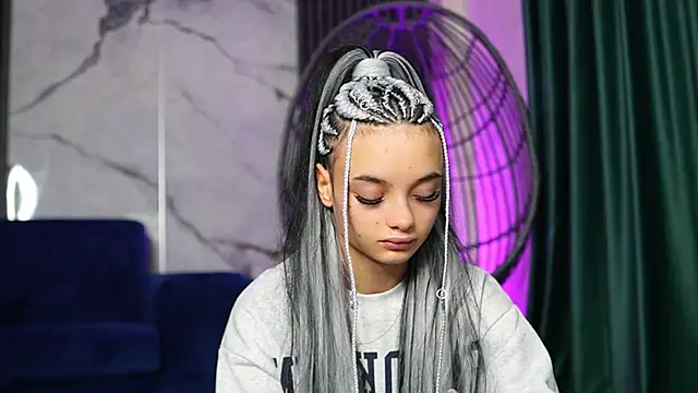 Snapshot of RachelRavee chatting on 28, 10, 2025 RachelRavee online show from 28, 10, 2025