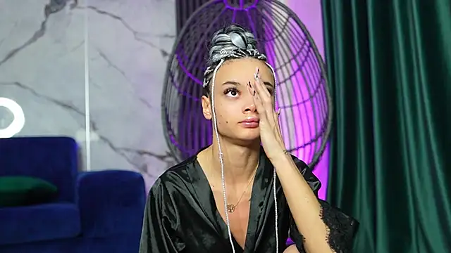 Snapshot of RachelRavee chatting on 1, 11, 2025 RachelRavee online show from 1, 11, 2025