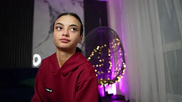 Snapshot of RachelRavee chatting on 21, 11, 2025 RachelRavee online show from 21, 11, 2025