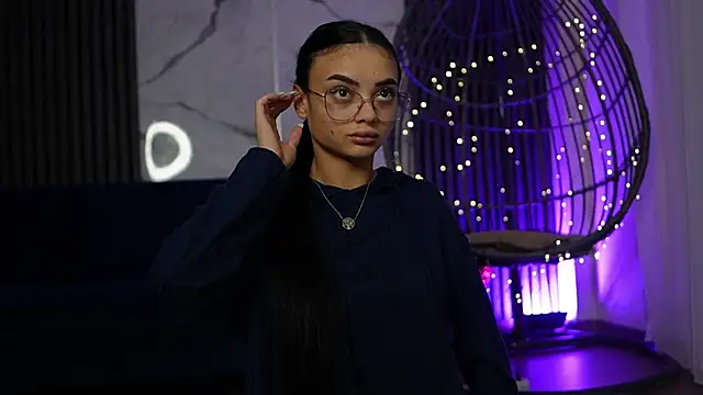 Snapshot of RachelRavee chatting on 1, 12, 2025 RachelRavee online show from 1, 12, 2025