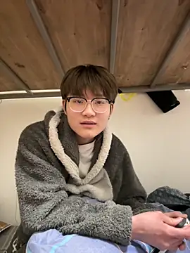 KK-cuteboy online show from 4, 12, 2025