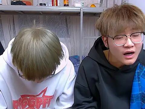 KK-cuteboy online show from 14, 12, 2025