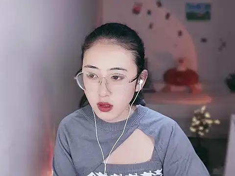 Queena  online show from 19, 12, 2025