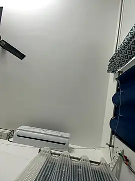 Snapshot of Miami_198 chatting on 4, 11, 2025 Miami 198 online show from 4, 11, 2025