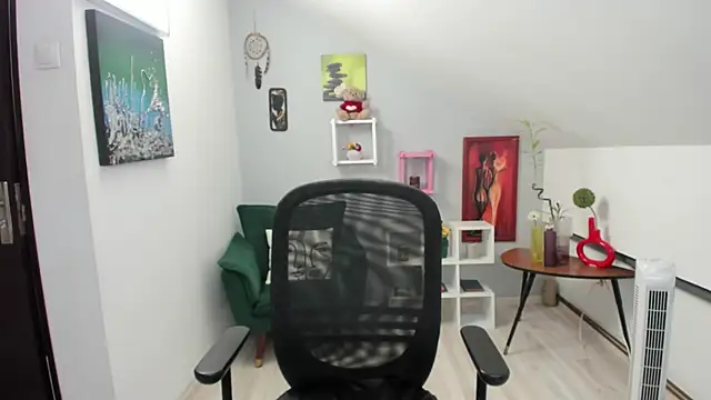 Snapshot of BettyJamess chatting on 17, 10, 2025 BettyJamess online show from 17, 10, 2025