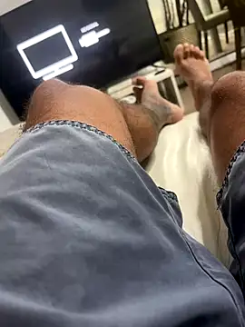 Snapshot of DrDreAu chatting on 23, 10, 2025 DrDreAu online show from 23, 10, 2025