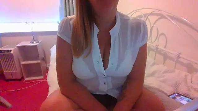 BbwGreenEyes69  online show from 9, 10, 2025