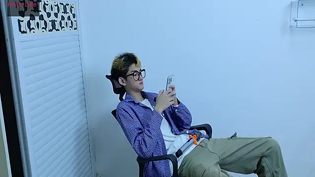 sexyboy-lele online show from 12, 10, 2025