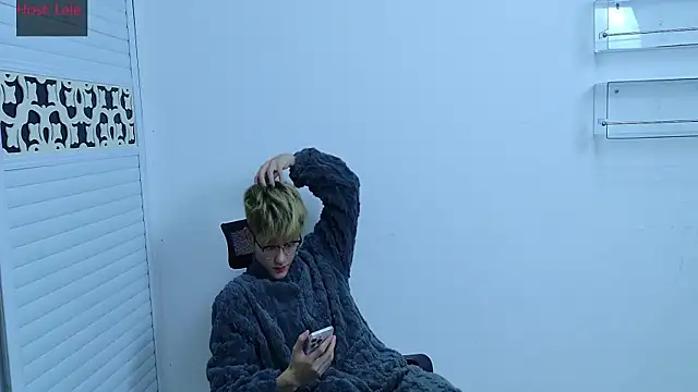 sexyboy-lele online show from 14, 10, 2025