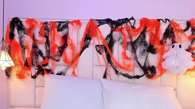 EmmaHolter online show from 20, 10, 2025