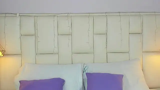 EmmaHolter online show from 6, 11, 2025