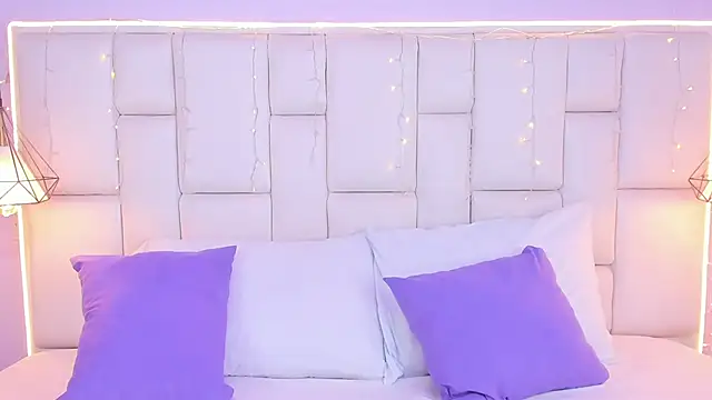 EmmaHolter online show from 14, 11, 2025