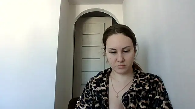 Snapshot of MeadowEyes chatting on 10, 2, 2026 MeadowEyes online show from 10, 2, 2026
