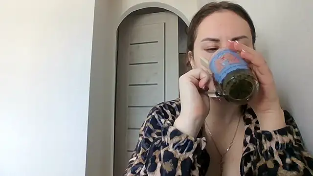 Snapshot of MeadowEyes chatting on 23, 3, 2026 MeadowEyes online show from 23, 3, 2026