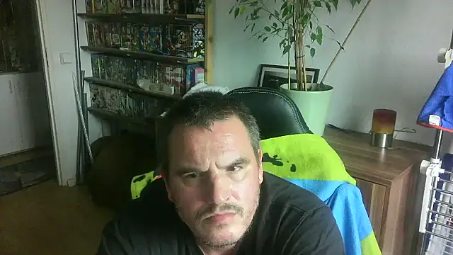 Snapshot of Macknow chatting on 9, 10, 2025 Macknow online show from 9, 10, 2025