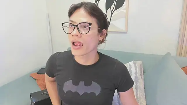 Snapshot of KassMonroe chatting on 5, 5, 2026 KassMonroe online show from 5, 5, 2026