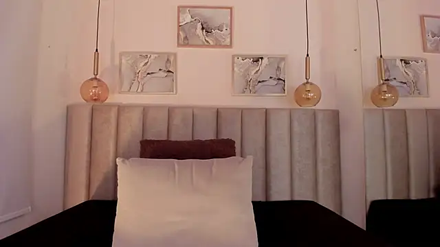 tamara kisses online show from 30, 5, 2026
