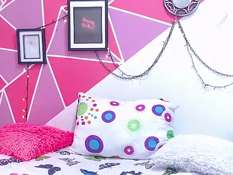 Tifany Adams online show from 24, 10, 2025