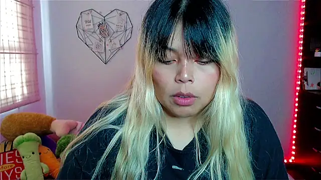 EllieMoonX online show from 15, 12, 2025