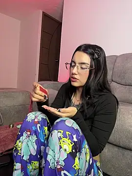 Lucy 699 online show from 17, 4, 2026