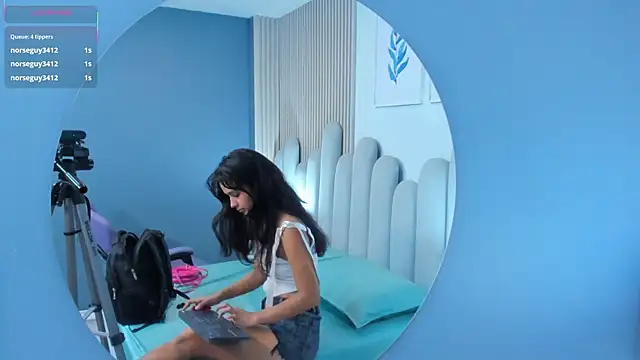 Snapshot of luly_dreams chatting on 18, 6, 2026 luly dreams online show from 18, 6, 2026