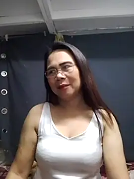Snapshot of erma_joy chatting on 22, 4, 2026 erma joy online show from 22, 4, 2026