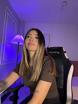 HoneyMollyX online show from 5, 4, 2026