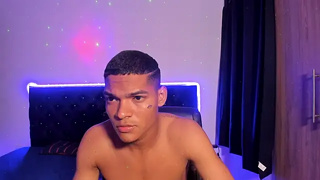 Snapshot of isaac_master77 chatting on 9, 10, 2025 isaac master77 online show from 9, 10, 2025