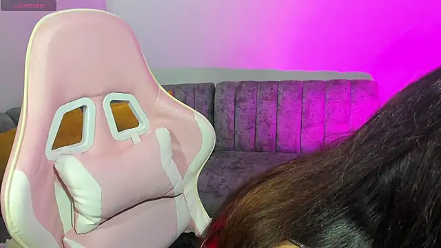 Snapshot of Angel_a- chatting on 21, 10, 2025 Angel a- online show from 21, 10, 2025