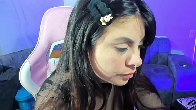 Snapshot of Angel_a- chatting on 31, 10, 2025 Angel a- online show from 31, 10, 2025