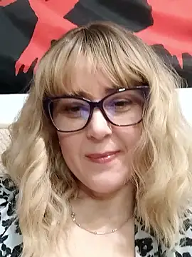 Amelialove42 online show from 5, 3, 2026