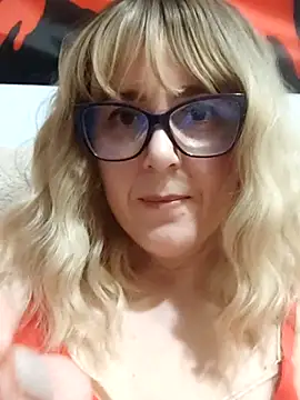 Amelialove42 online show from 6, 4, 2026