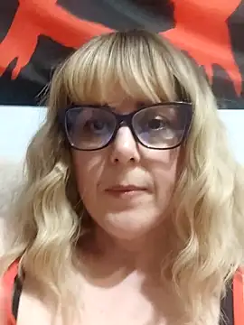 Amelialove42 online show from 15, 4, 2026