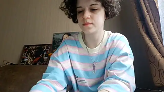 Snapshot of JesseniaHanney chatting on 16, 10, 2025 JesseniaHanney online show from 16, 10, 2025