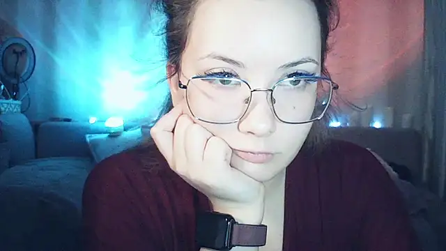 MoodieMira online show from 28, 2, 2026