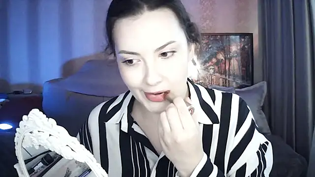 MoodieMira online show from 17, 6, 2026