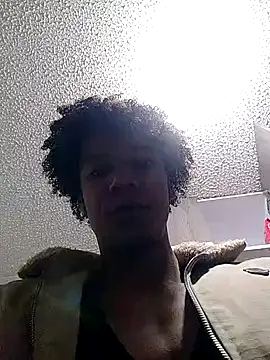 Snapshot of Migp203 chatting on 13, 11, 2025 Migp203 online show from 13, 11, 2025