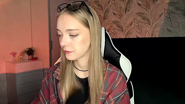 EvaPeace online show from 10, 11, 2025