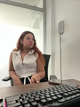 Adhara adams18 online show from 25, 10, 2025