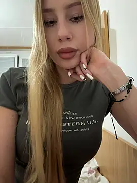 Snapshot of JudithCarly chatting on 7, 4, 2026 JudithCarly online show from 7, 4, 2026