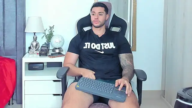 Snapshot of Ken_mailik1 chatting on 15, 7, 2026 Ken mailik1 online show from 15, 7, 2026