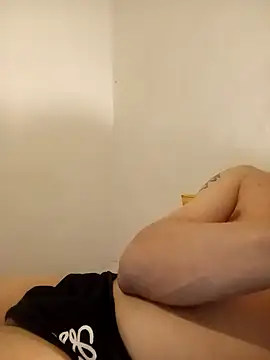 Snapshot of jjLARAY chatting on 3, 11, 2025 jjLARAY online show from 3, 11, 2025